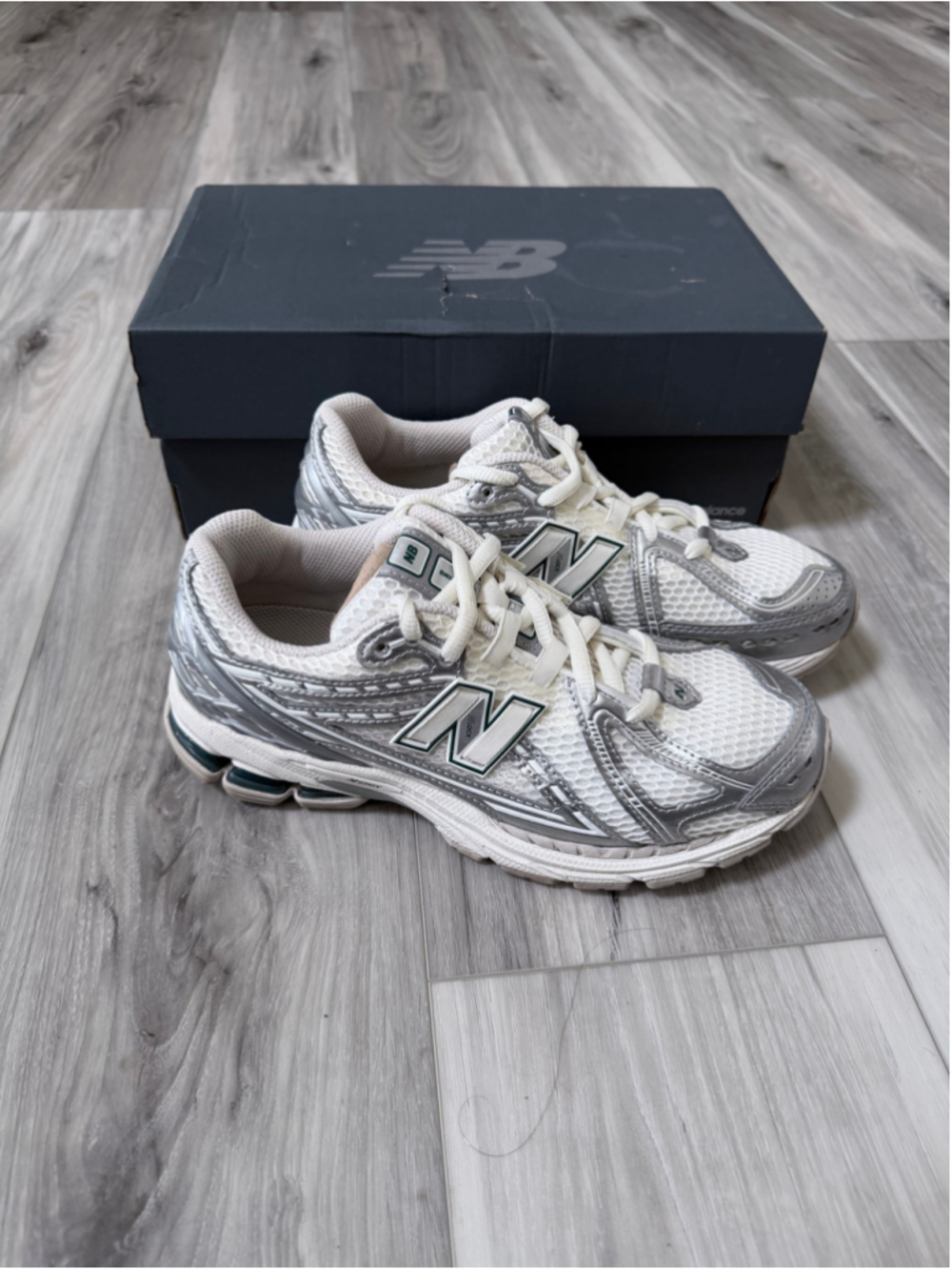 New Balance 1906R M1906REE Grey White Silver Men’s 8 Women’s 9.5 Sneakers